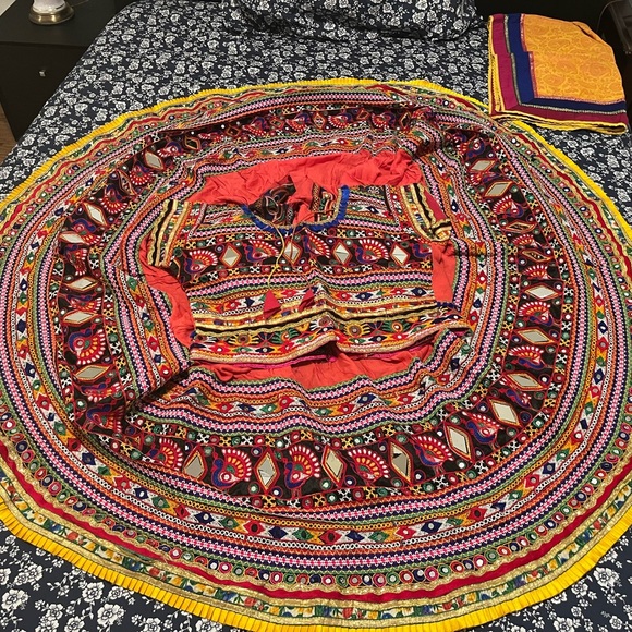 Chaniya choli - Picture 3 of 8